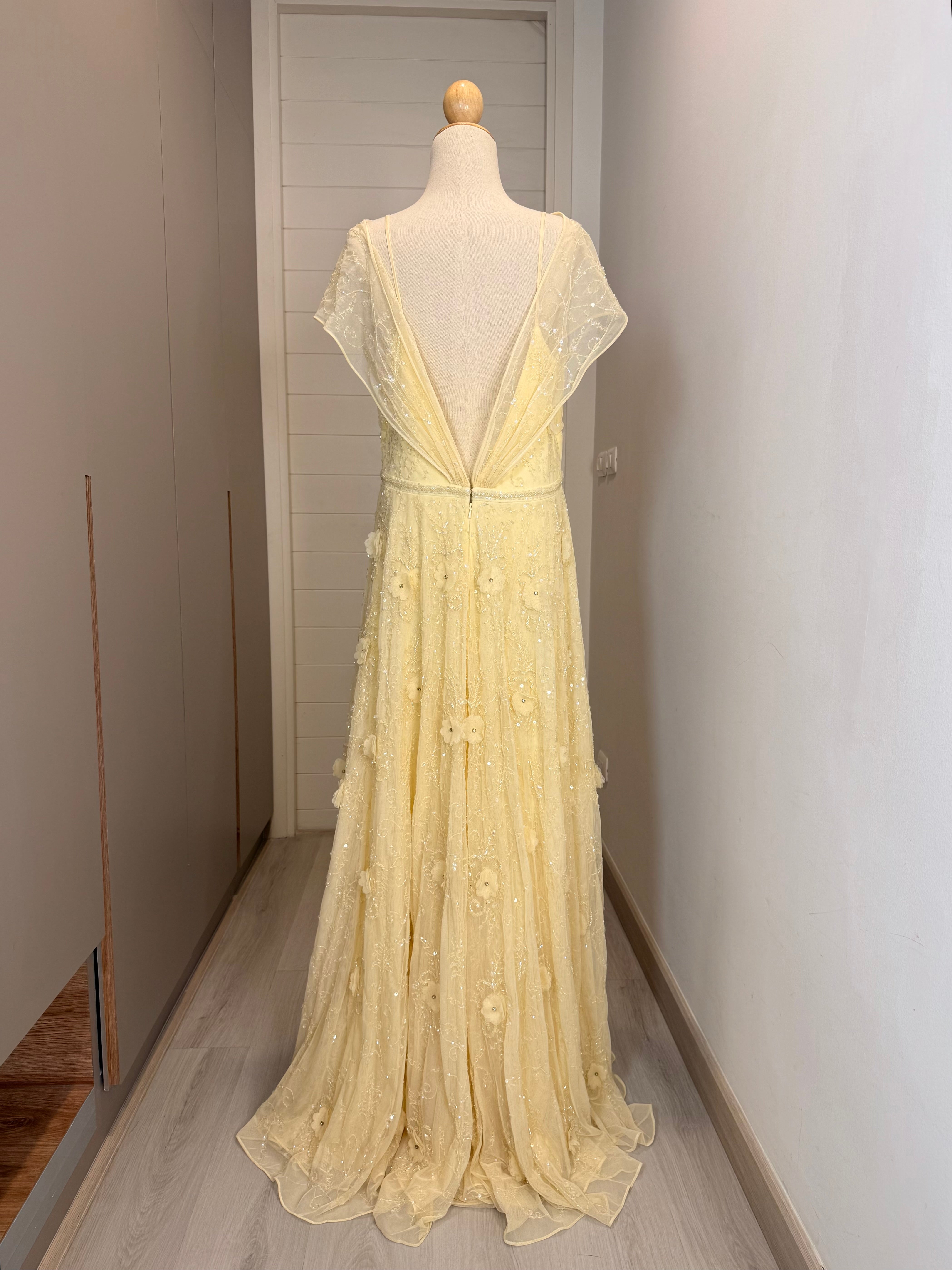 V273 Vintage Style Mac Duggal Buttercream Bloom Embellished Gown (XL) *ตัดความยาวพิเศษ* สำหรับสูง 150-155 ซม.