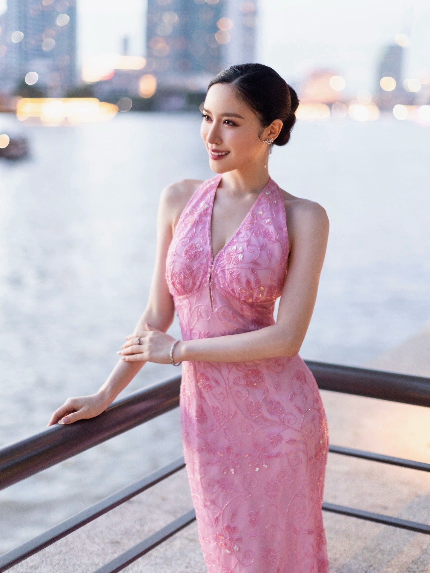 V139 Vintage Super Rare Sean Collection Pink Beaded Halter Gown (XS)