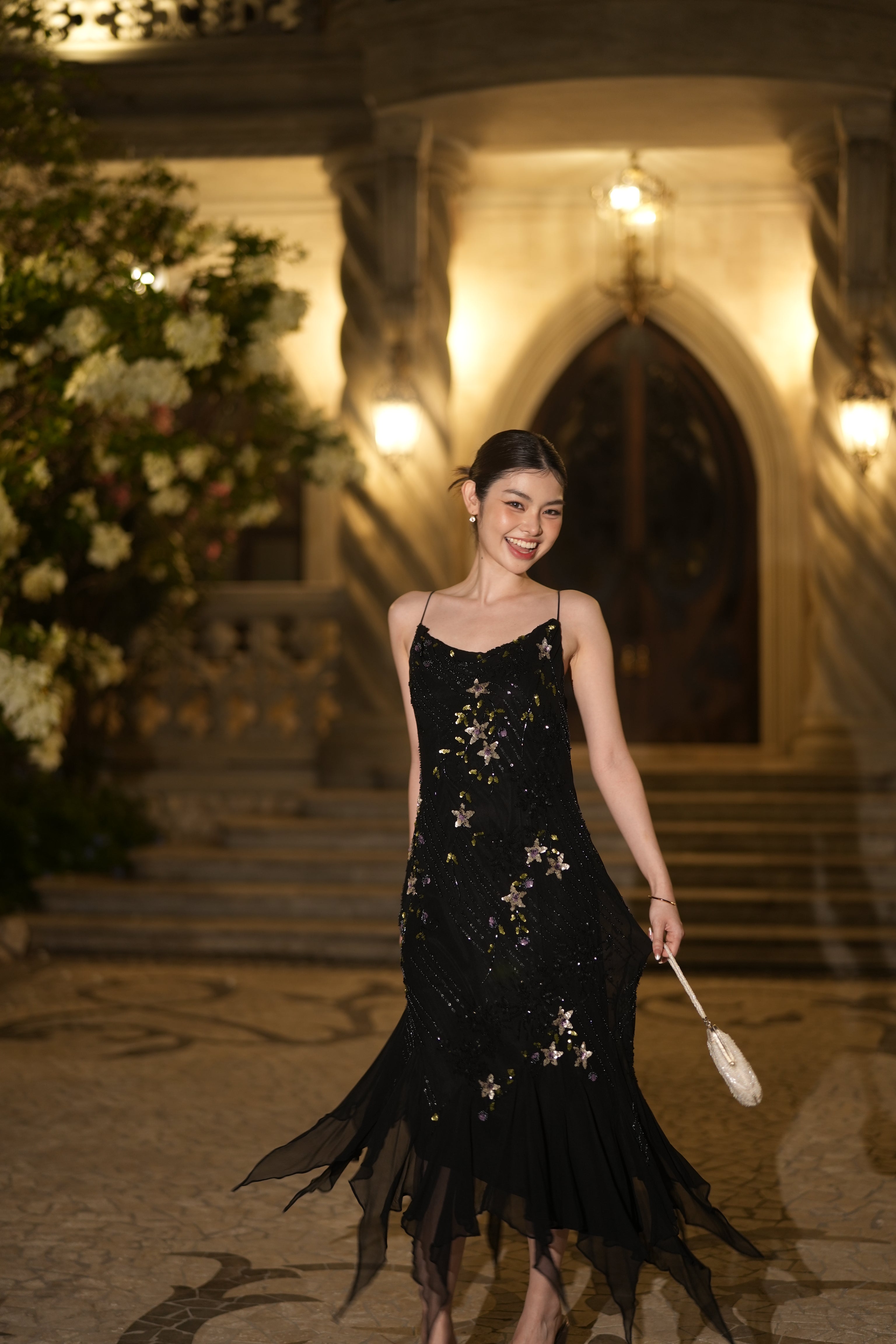 V04 Vintage Staney Floral Black Dress (XS-M) (ทรงเฉลียงเข้ารูปตามตัว)