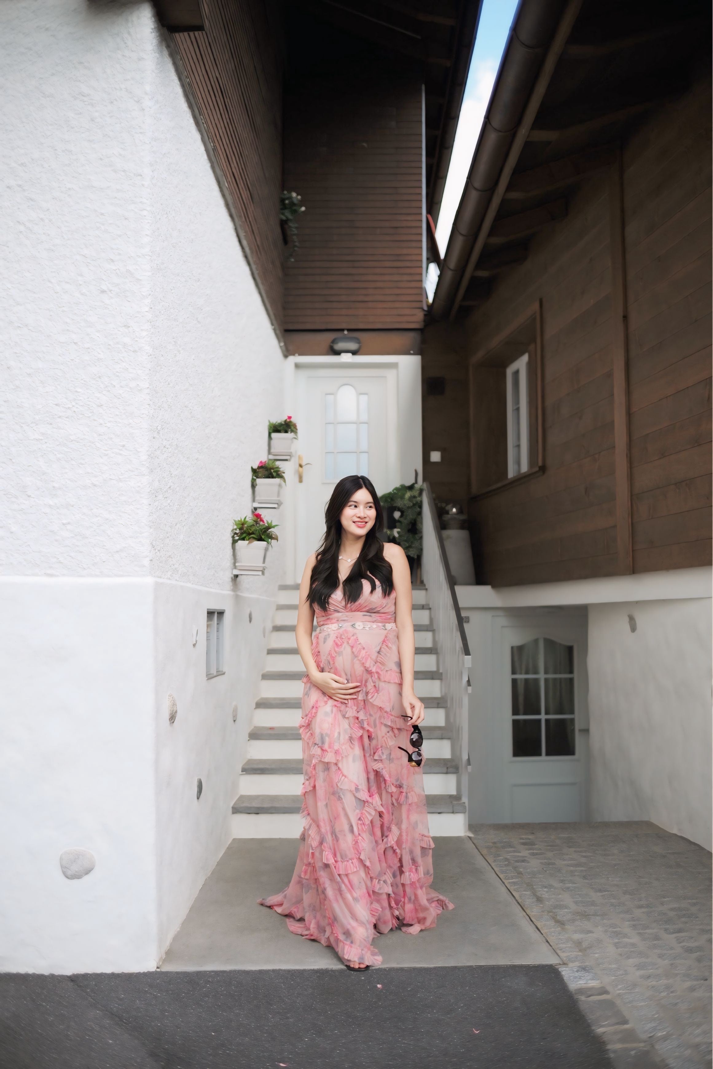 M22 Mac Duggal Limited Pink Ruffle Gown (L-XL)