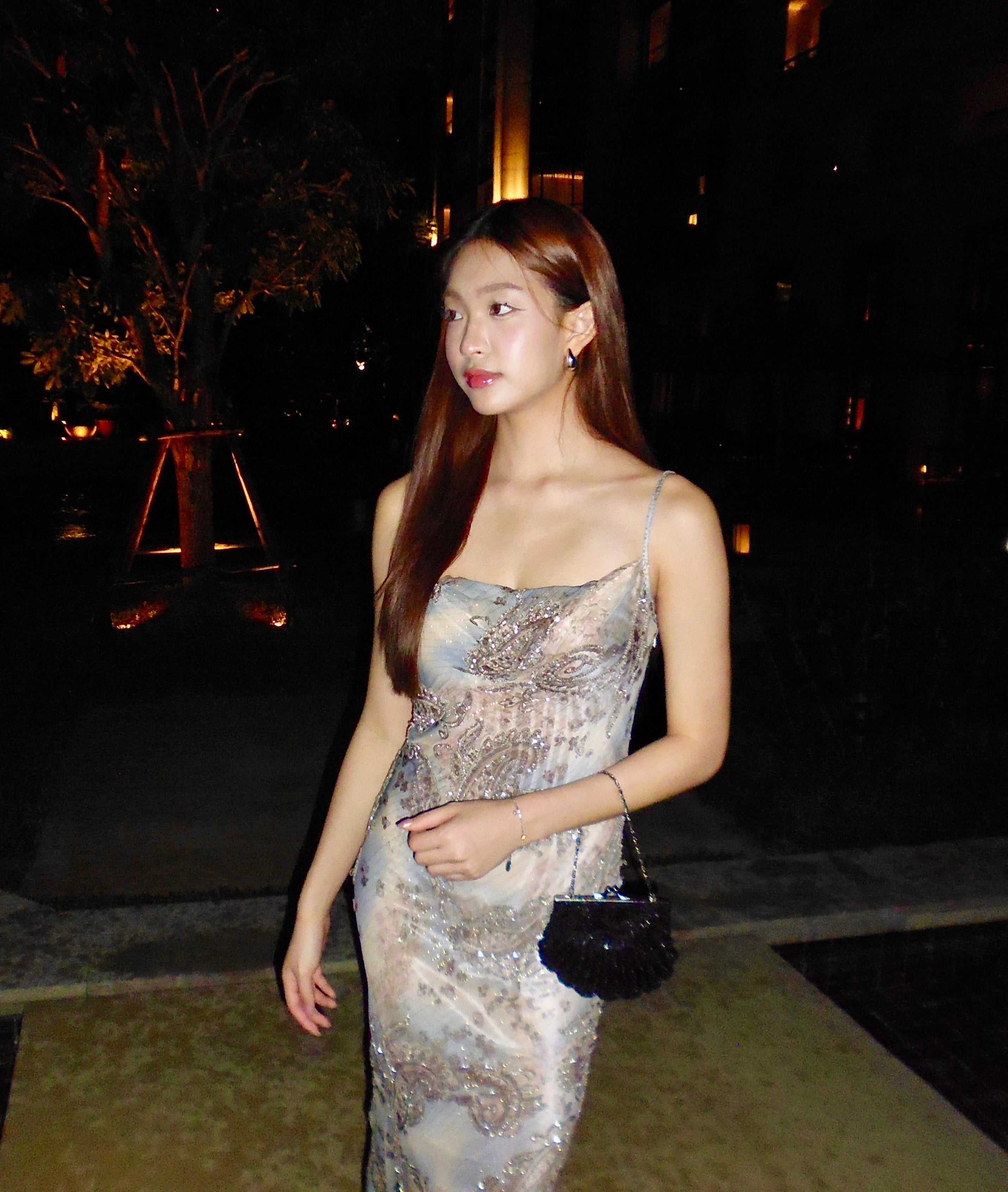 V02 Vintage Spanish Silver Evening Dress ** ปิดการเช่าแล้ว**