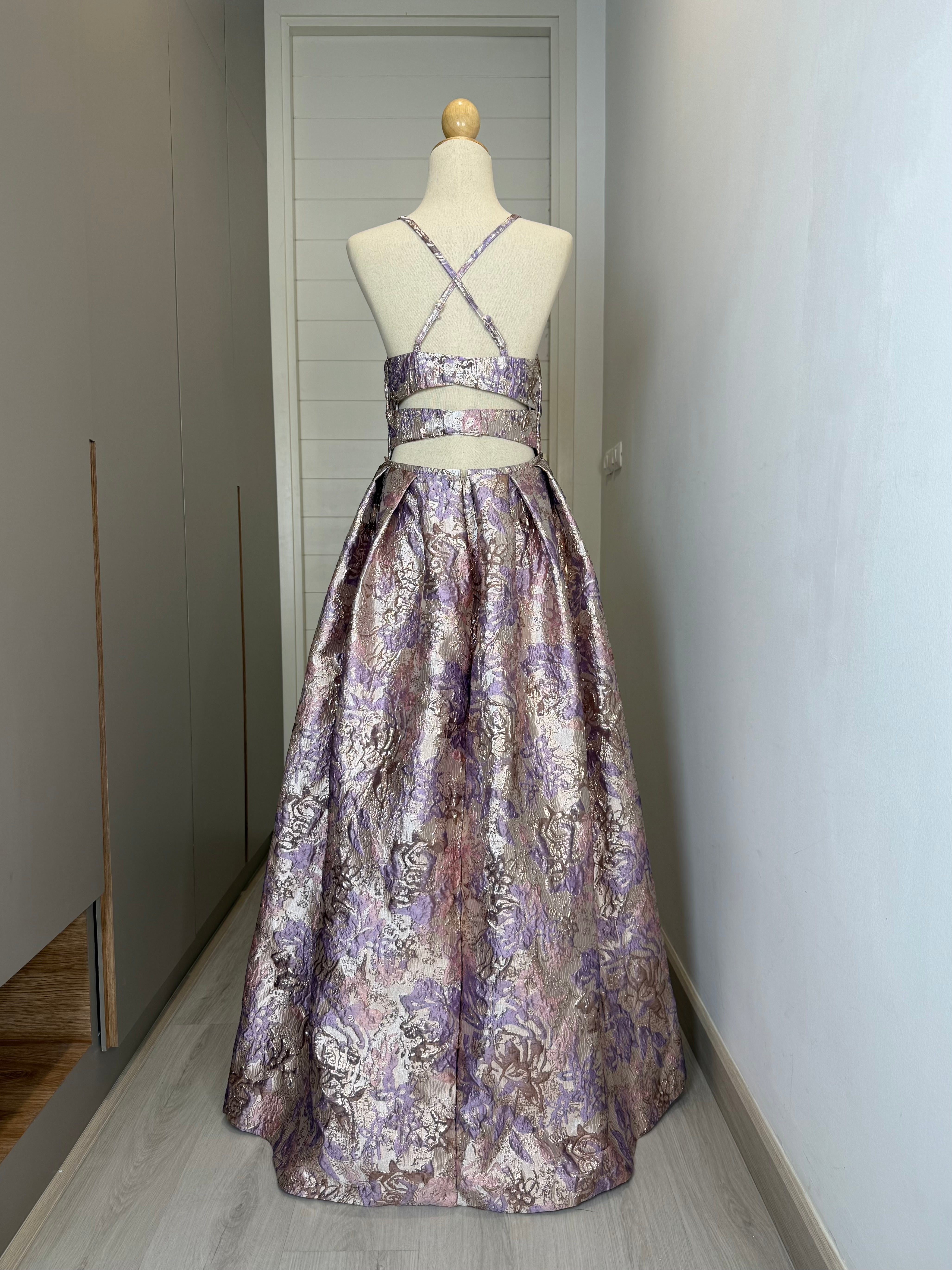 V206 Vintage Style Rosette Bloom Brocade Gown (S-M)