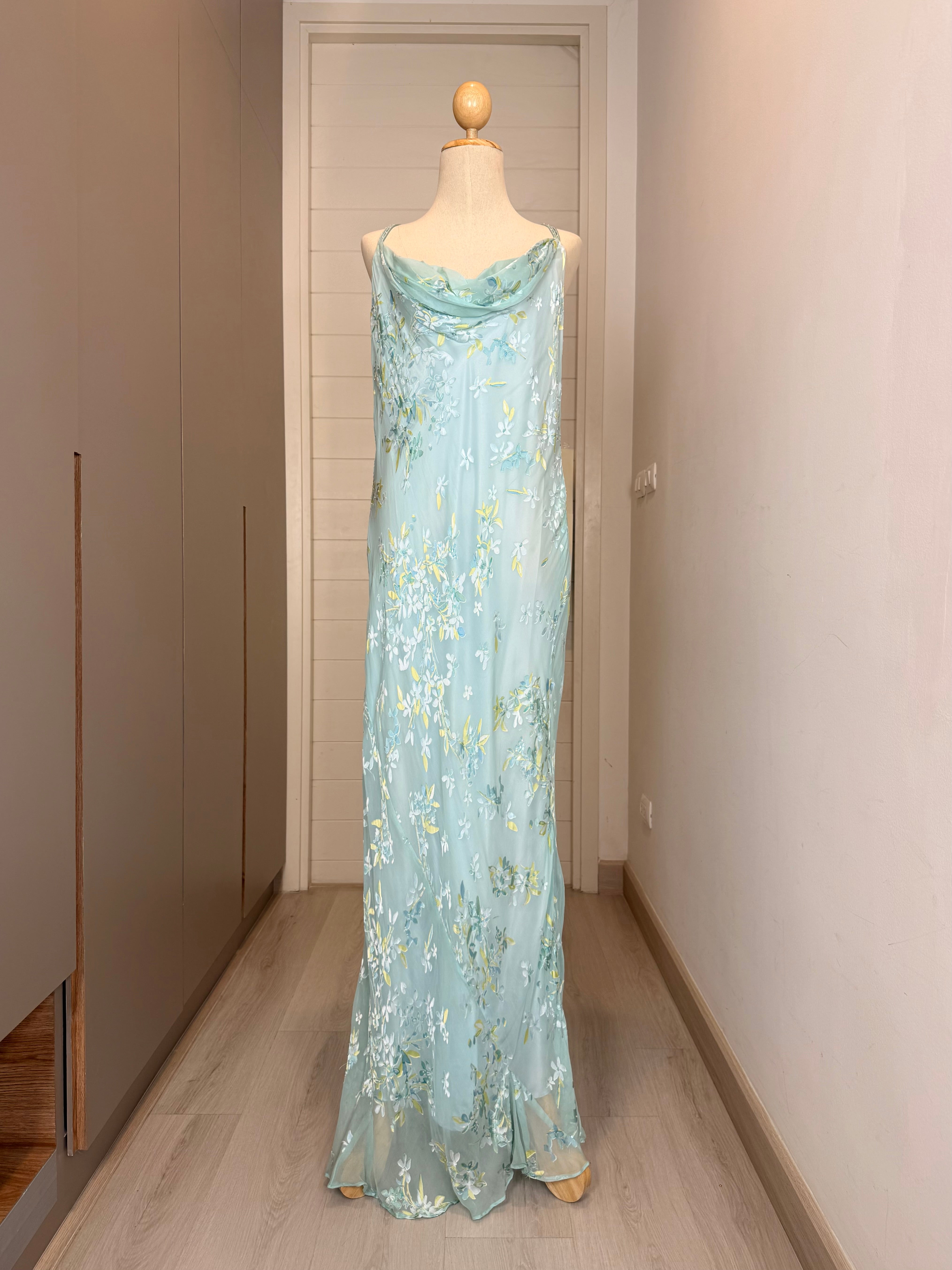 V288 Vintage Monsoon Bluebell Garden Silk Gown (XL)