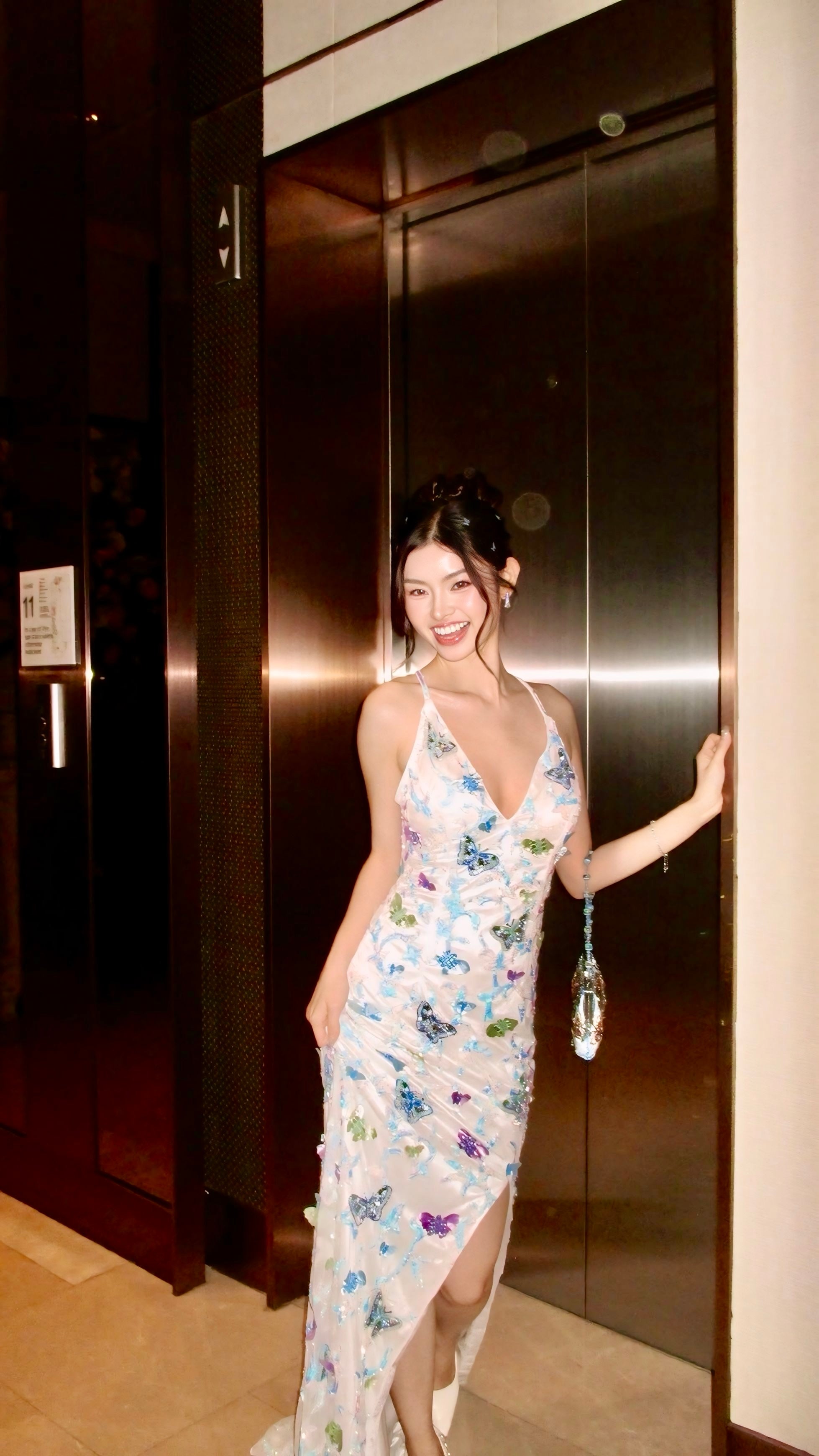 P03 Primavera White Butterfly Gown (XS-S)