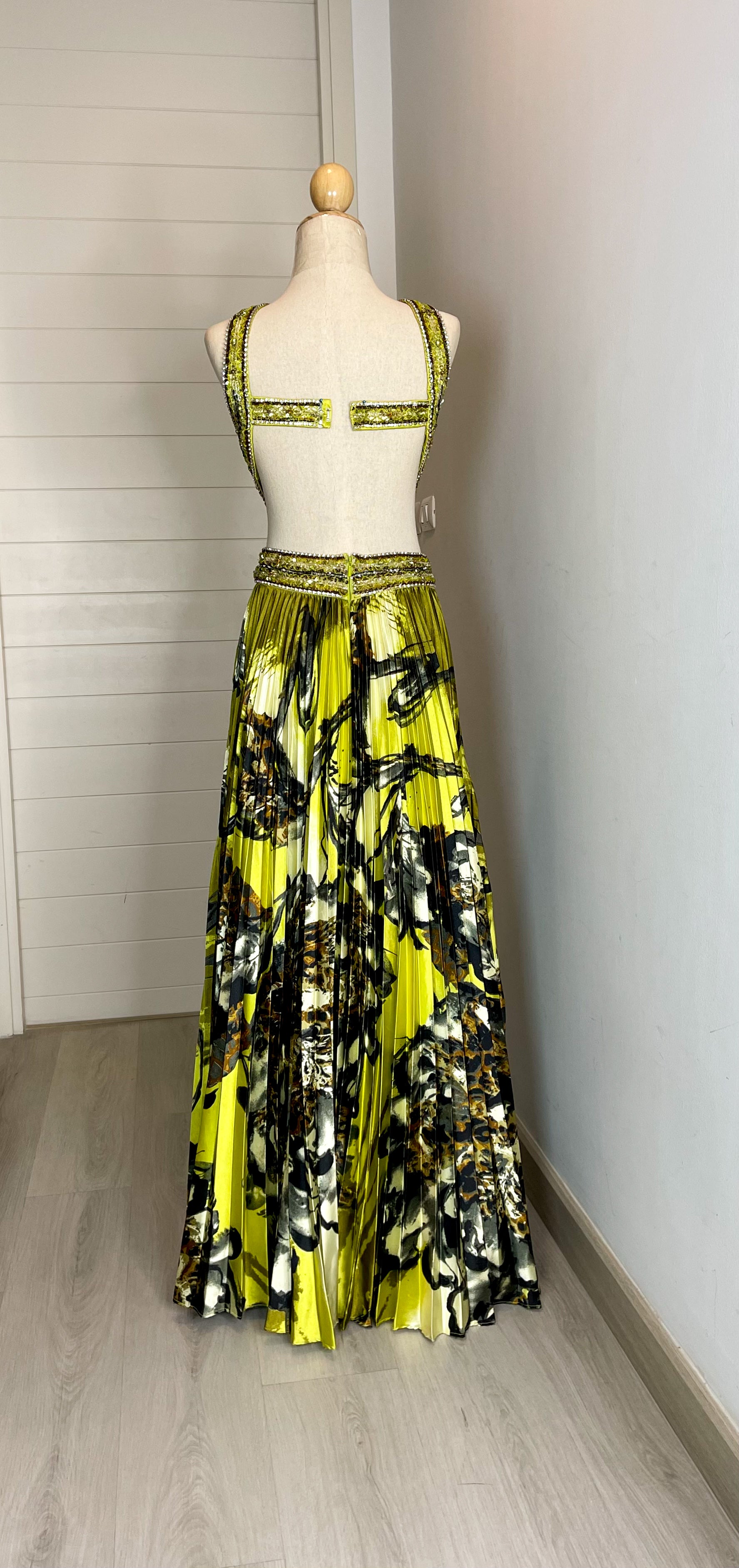 J01 Jovani Evening Gown (XS-S)