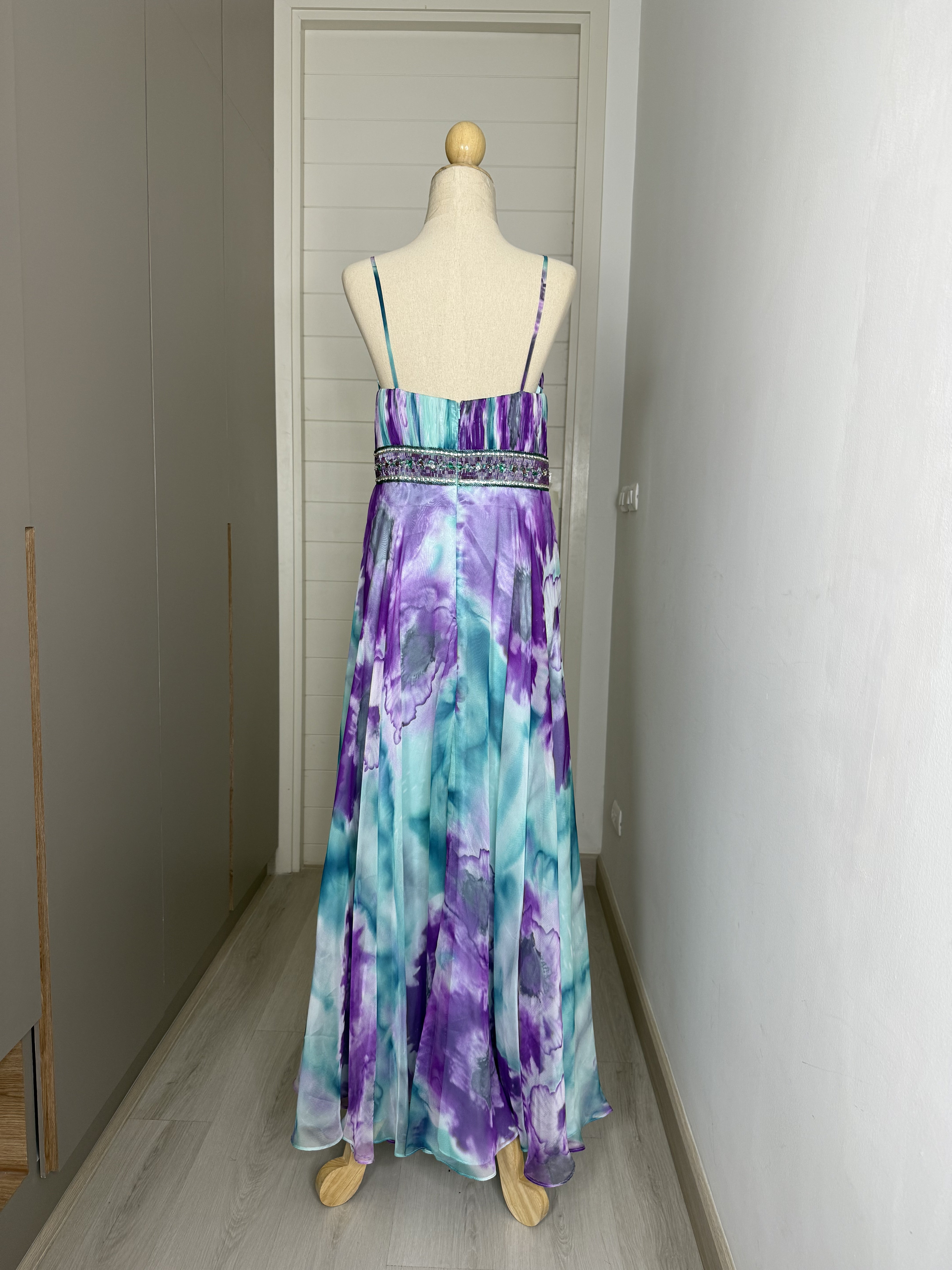 D19 Dave & Johnny Vintage Lavender Elegance Gown (L-XL)