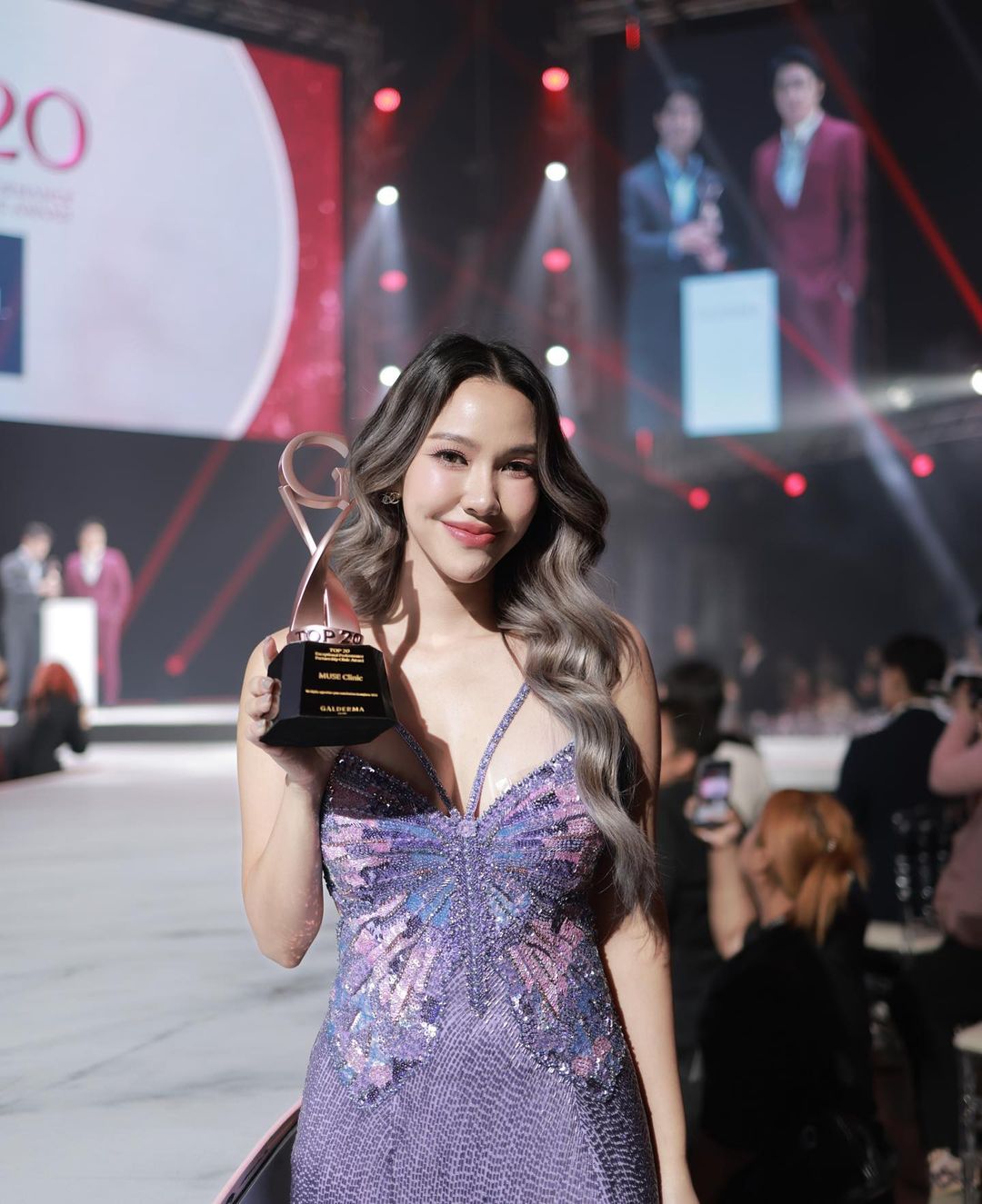 S08 Sherri Hill Purple Butterfly Evening Gown **ปิดการเช่าแล้ว**