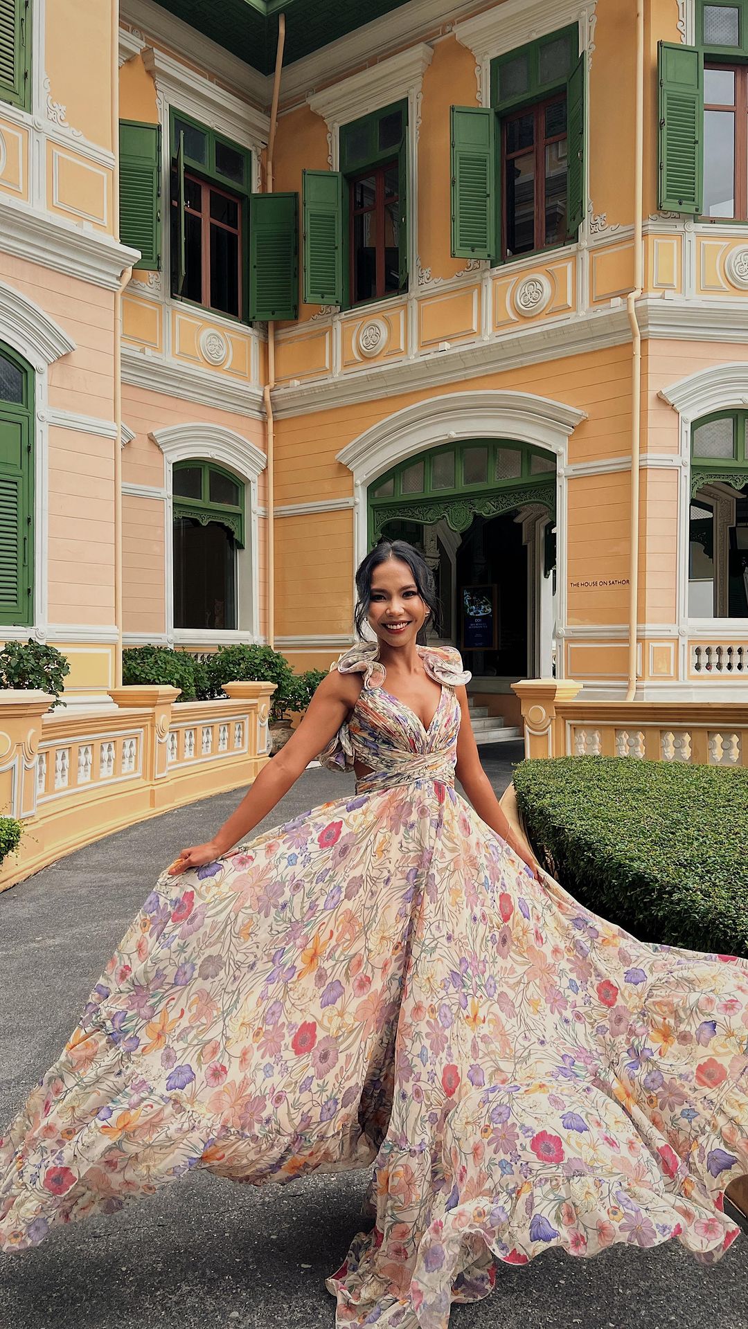 M12 Mac Duggal Limited Floral Evening Gown (XS)