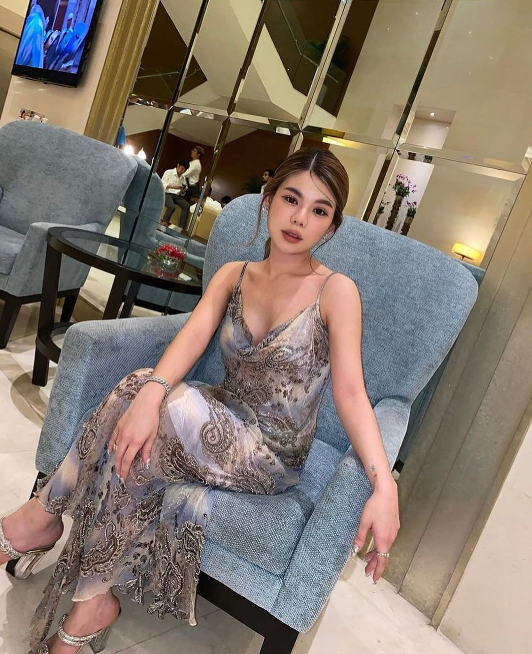 V02 Vintage Spanish Silver Evening Dress ** ปิดการเช่าแล้ว**