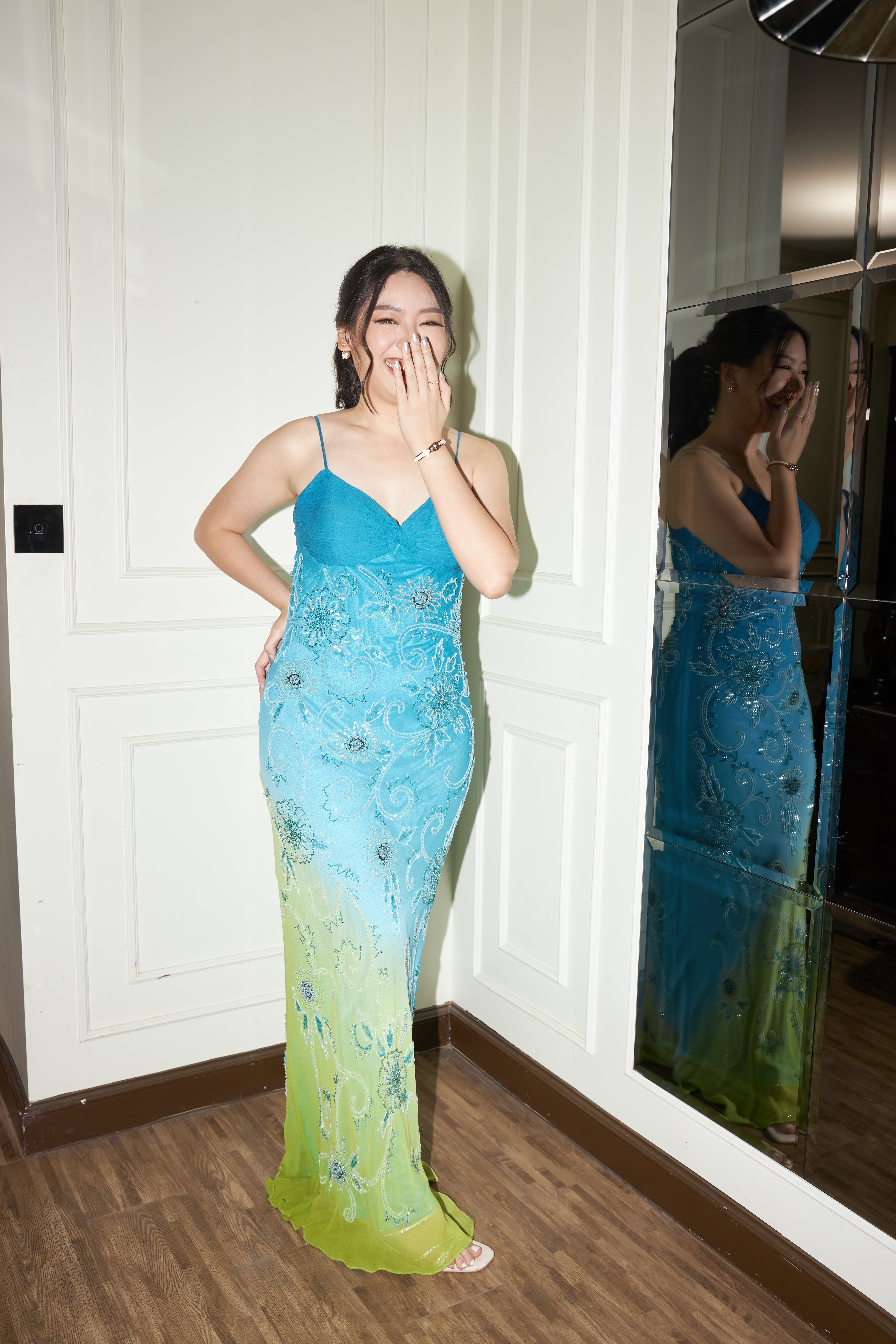 V22 Vintage Super Rare Blue & Green Ombre Evening Dress ** ปิดการเช่าแล้ว**