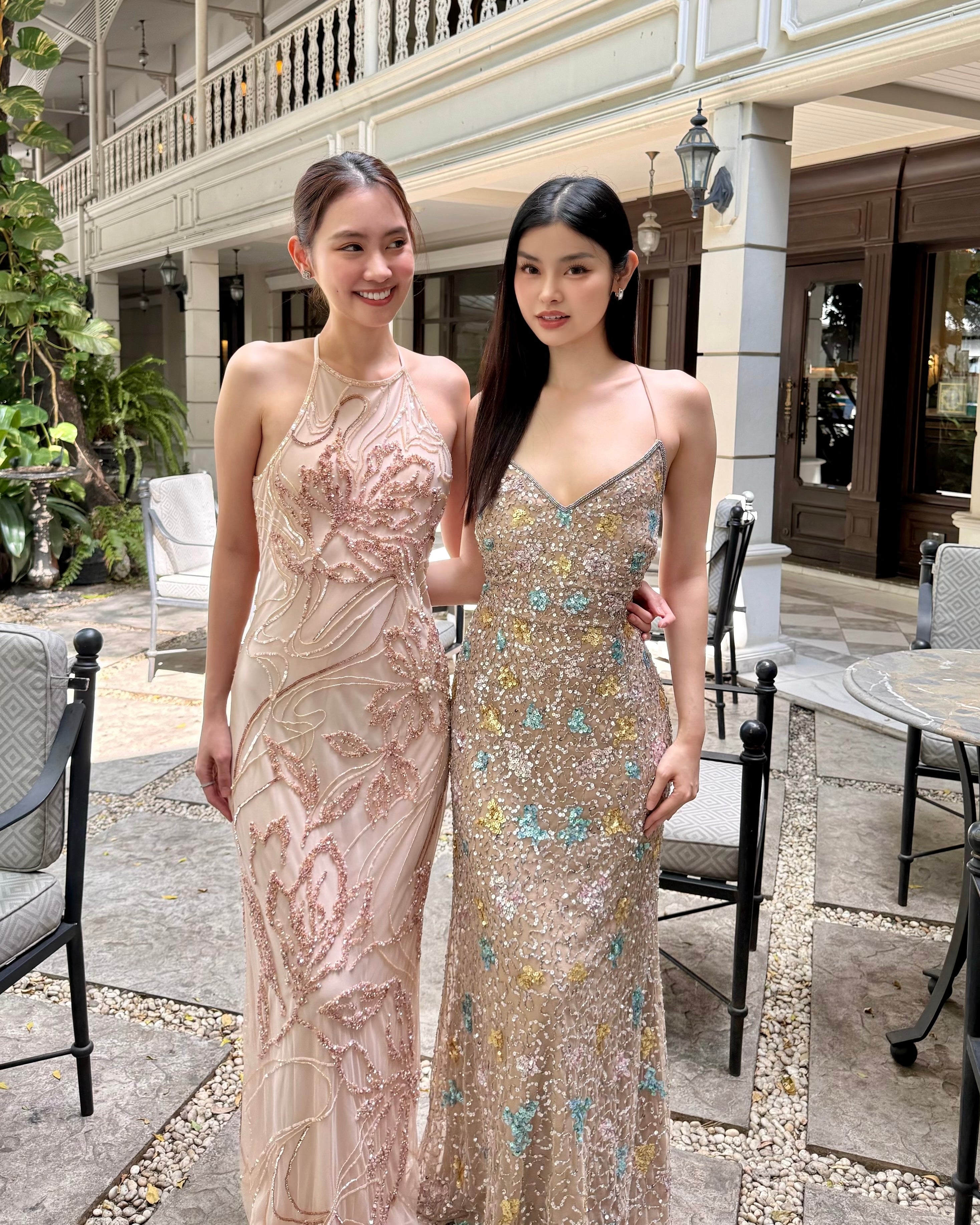 V266 Vintage Rare Rosegold Floral Beaded Halter Gown (XS–S)