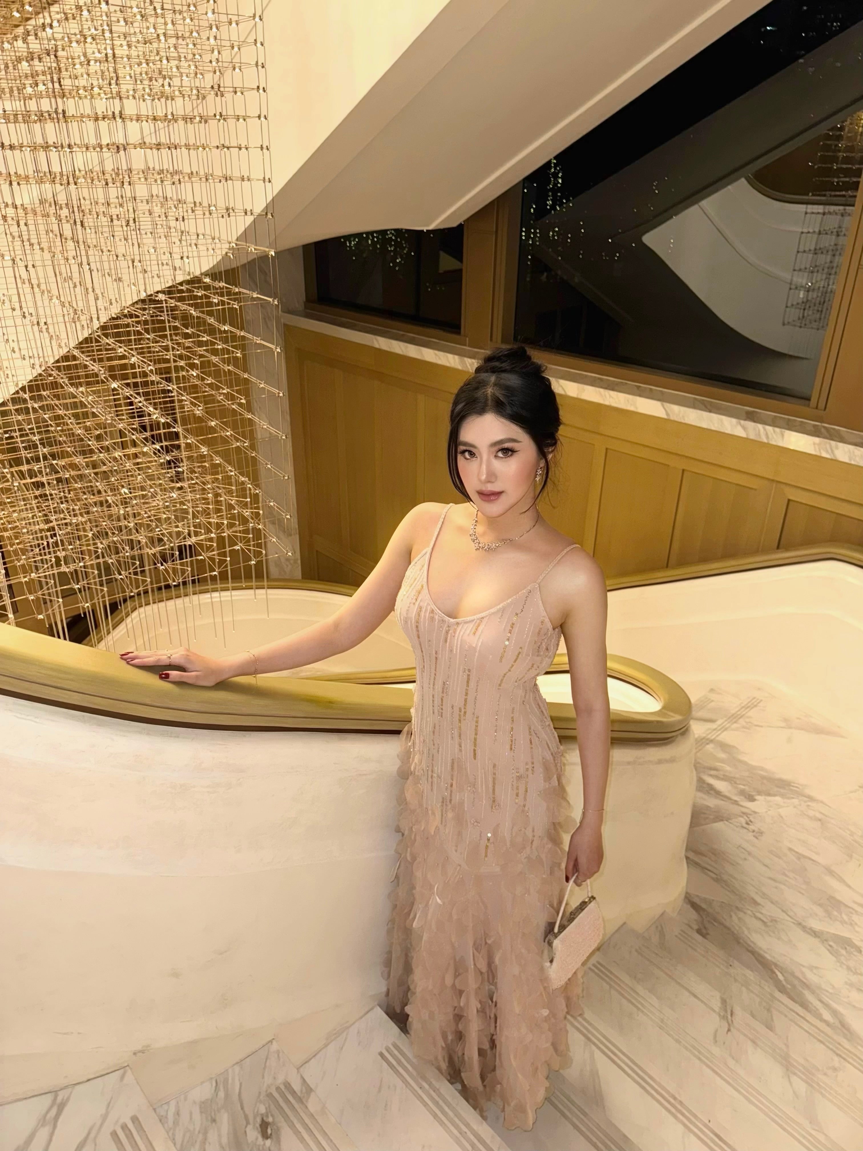 V245 Vintage Aspeed Dusty Rose Petal Beaded Gown (M-L)