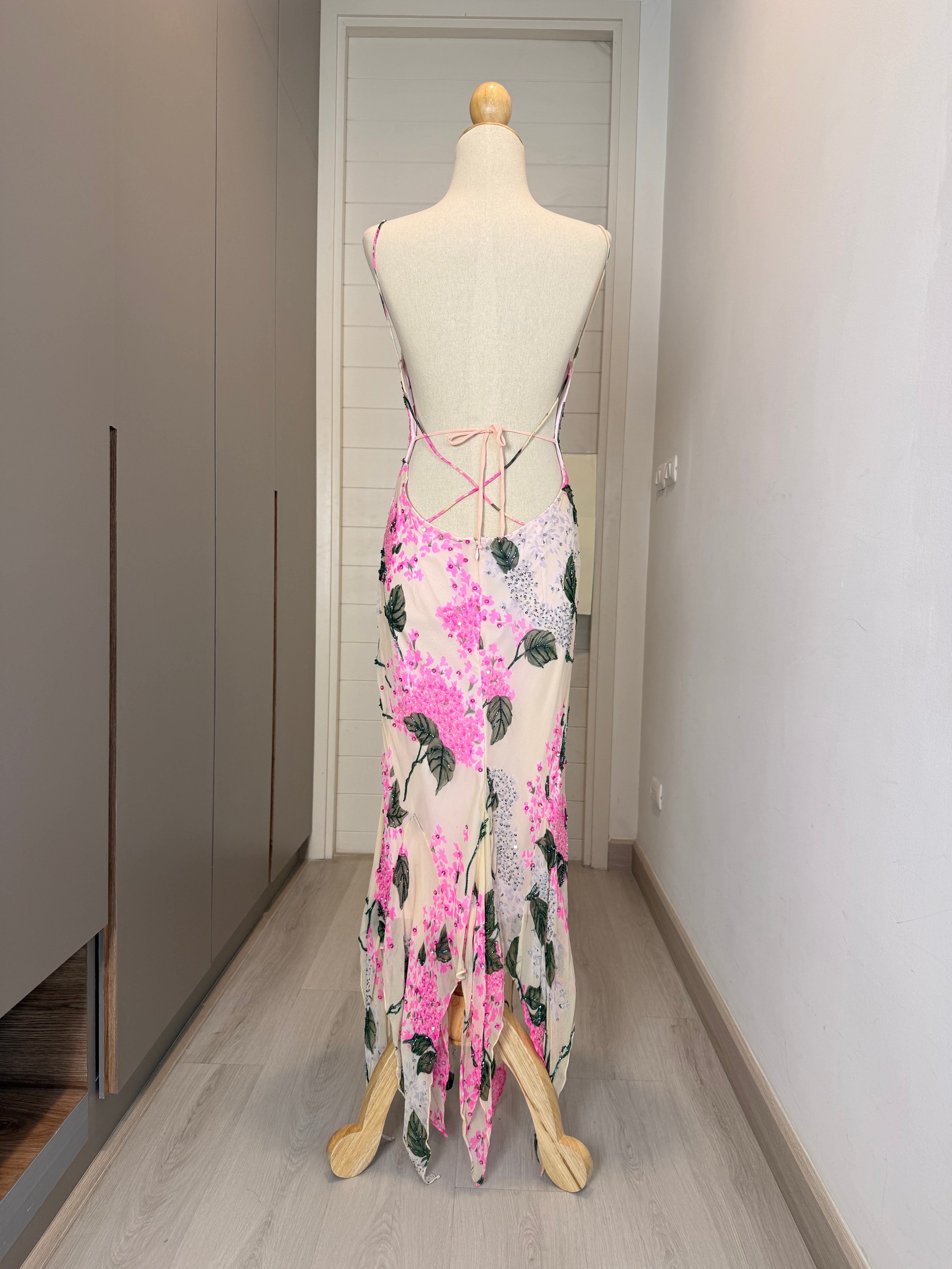 V272 Vintage Sean Collection Blossom Mist Open-Back Gown (M-L)