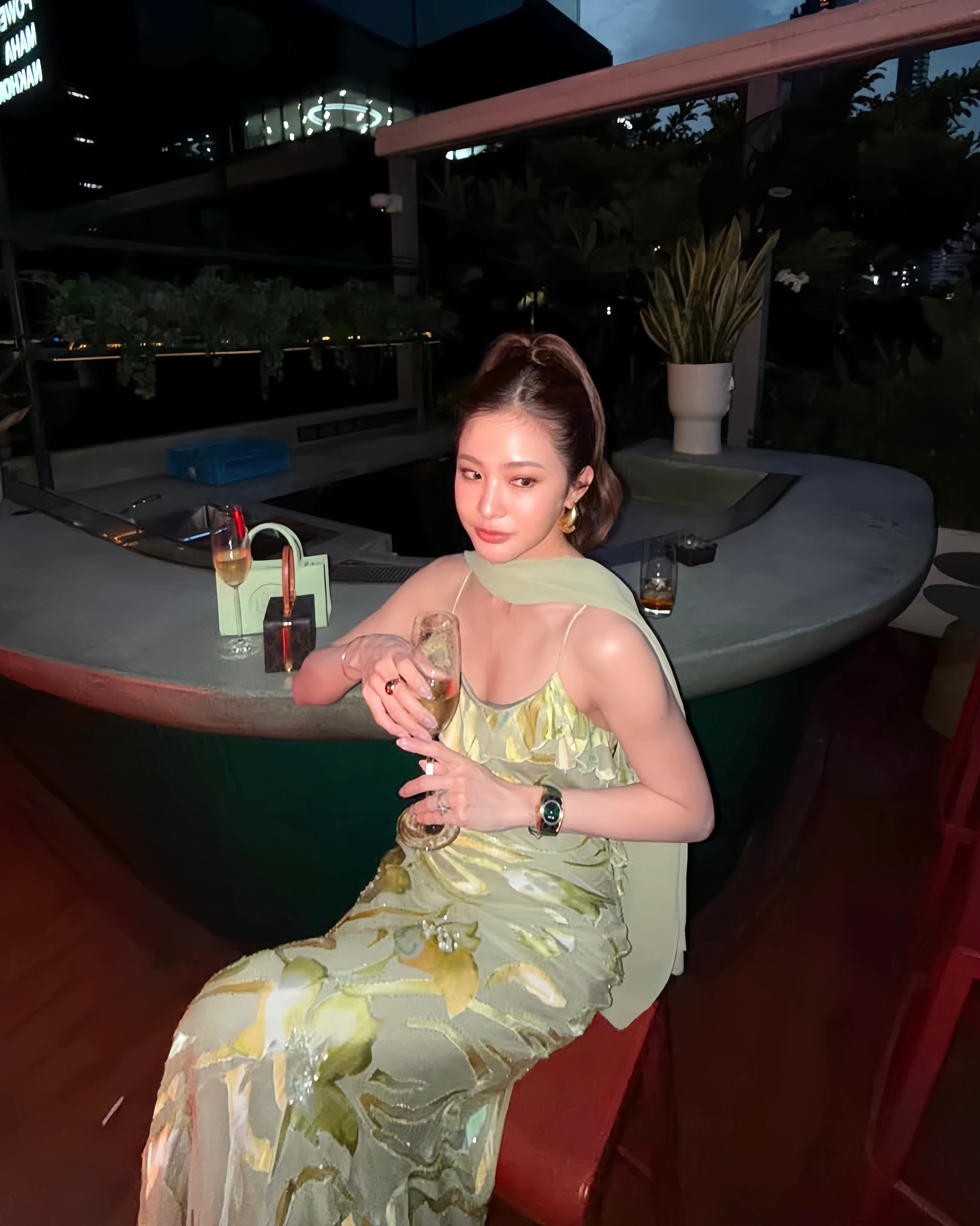 แพ็คเกจเช่าชุด 14-20 วัน -5,500 บาท