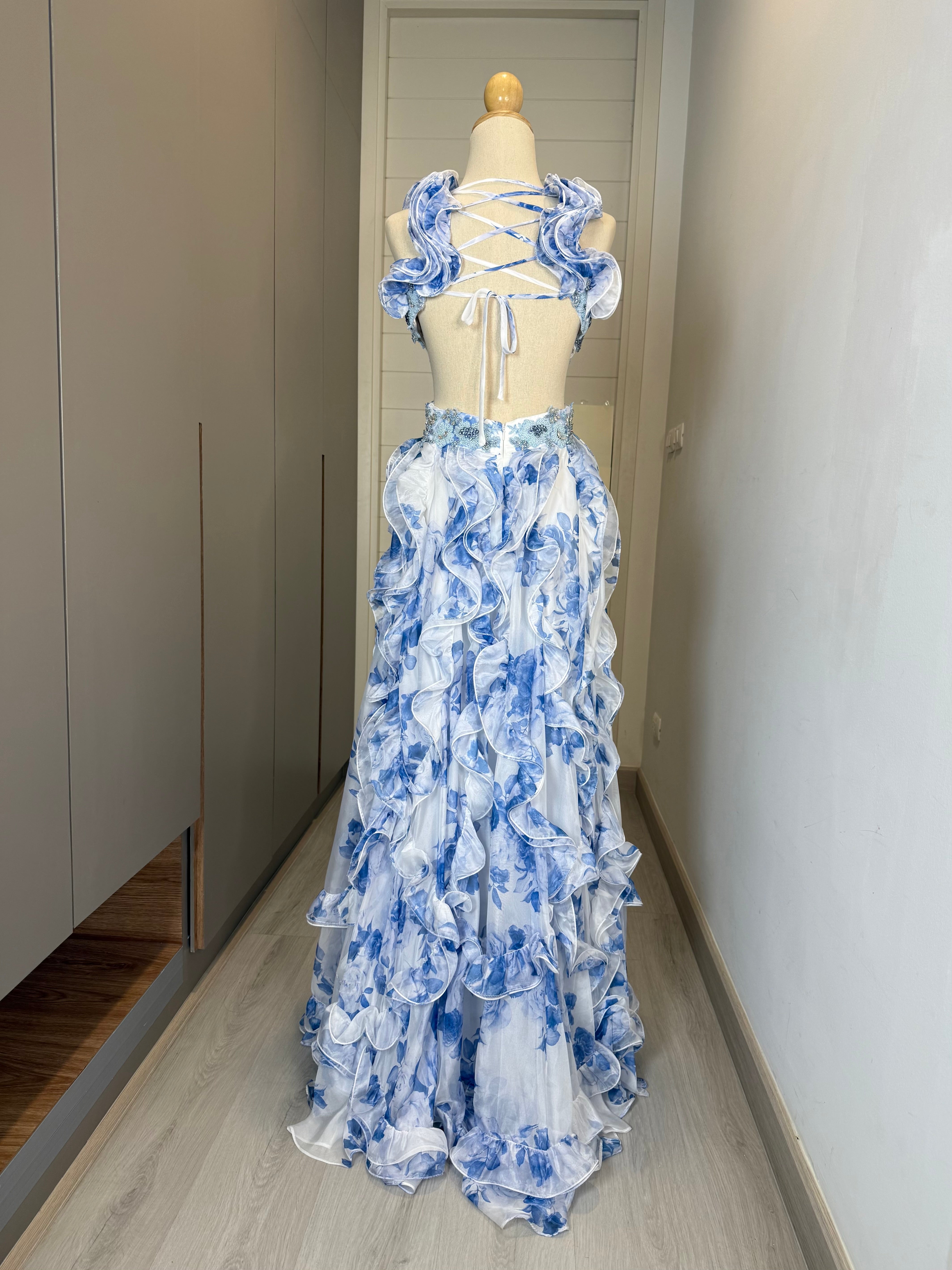 V242 Vintage-Style Mac Duggal Blue Ruffle Gown (XS) *ความยาวปกติ