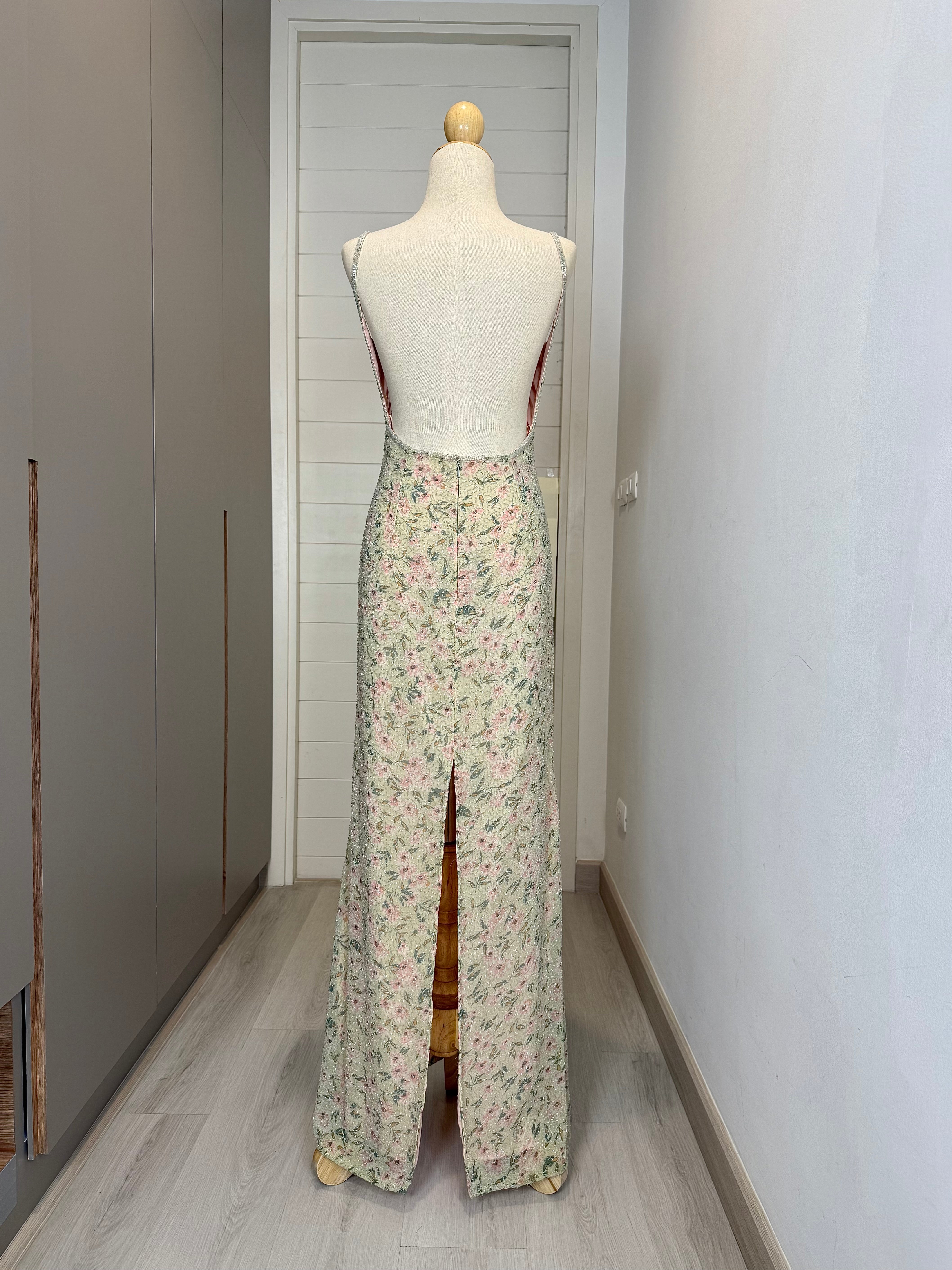 V228 Vintage Bella Blush Petal Open-Back Gown (XS-S)