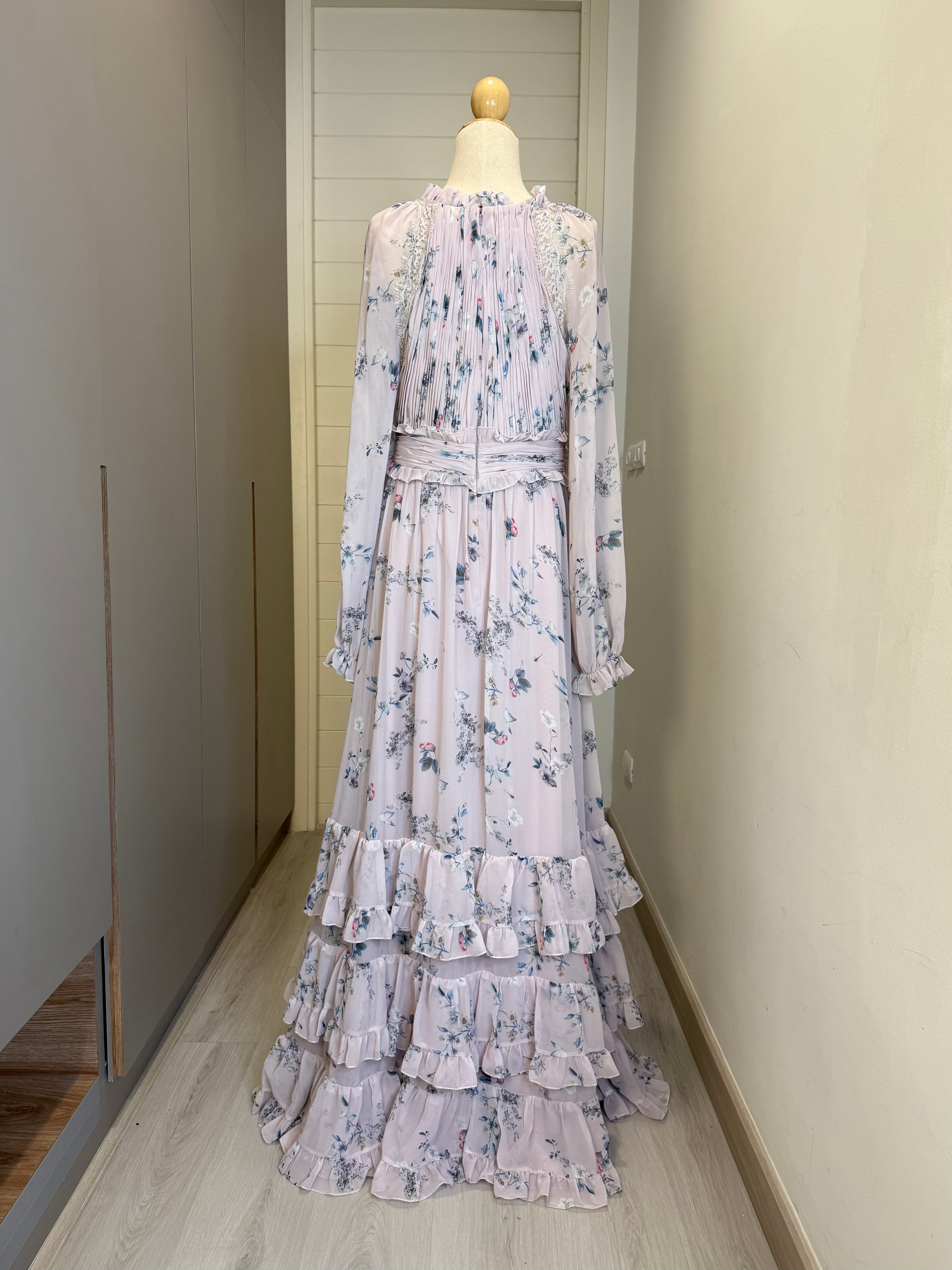 V233 Vintage Style Mac Duggal Blush Ruffle Garden Gown (M)