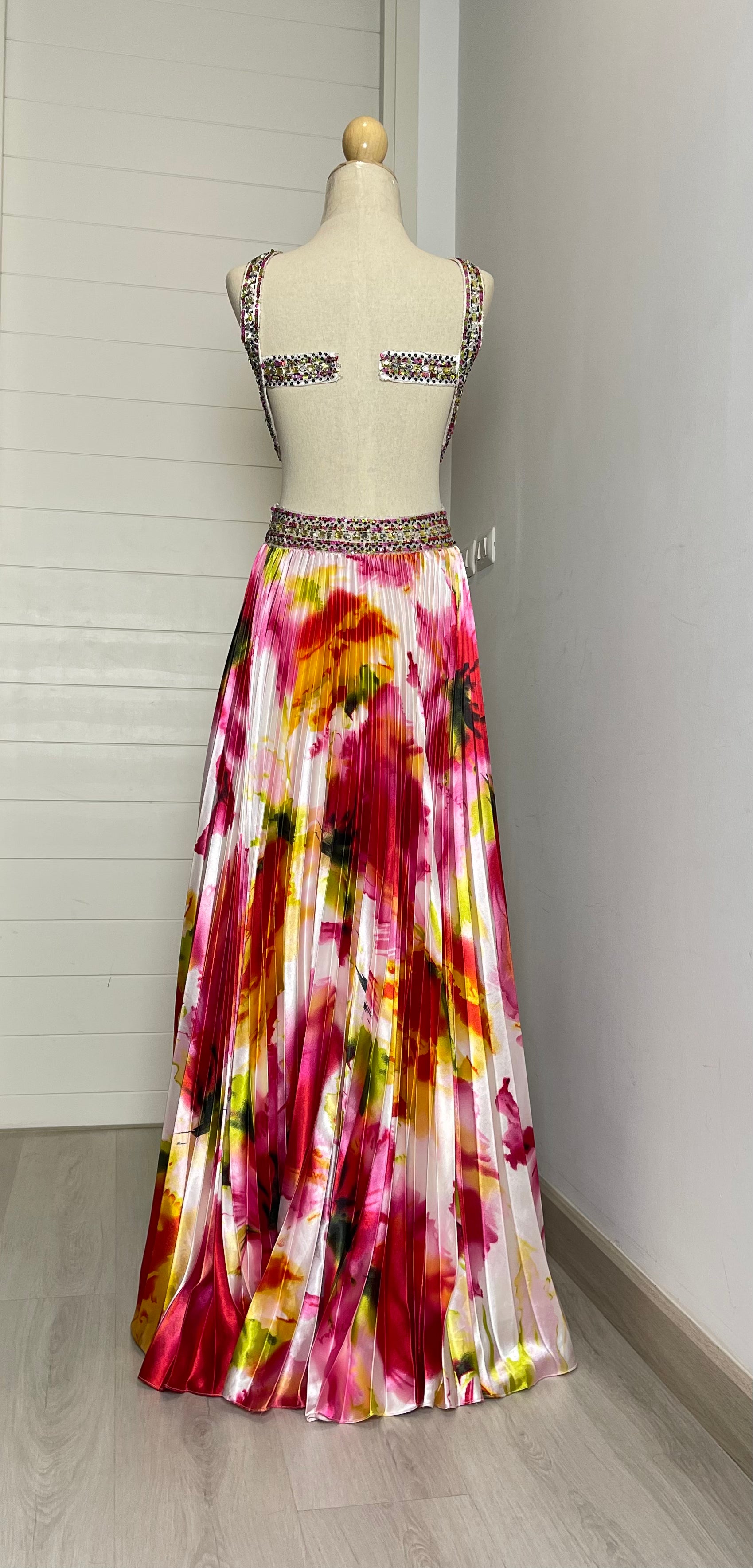 D02 Dave & Johnny Floral Evening Gown (XS)