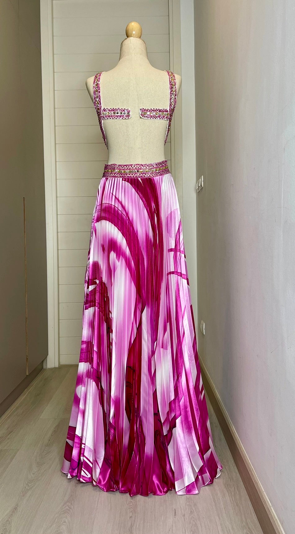 D04 Dave & Johnny Deep Pink Evening Gown (XS-S)