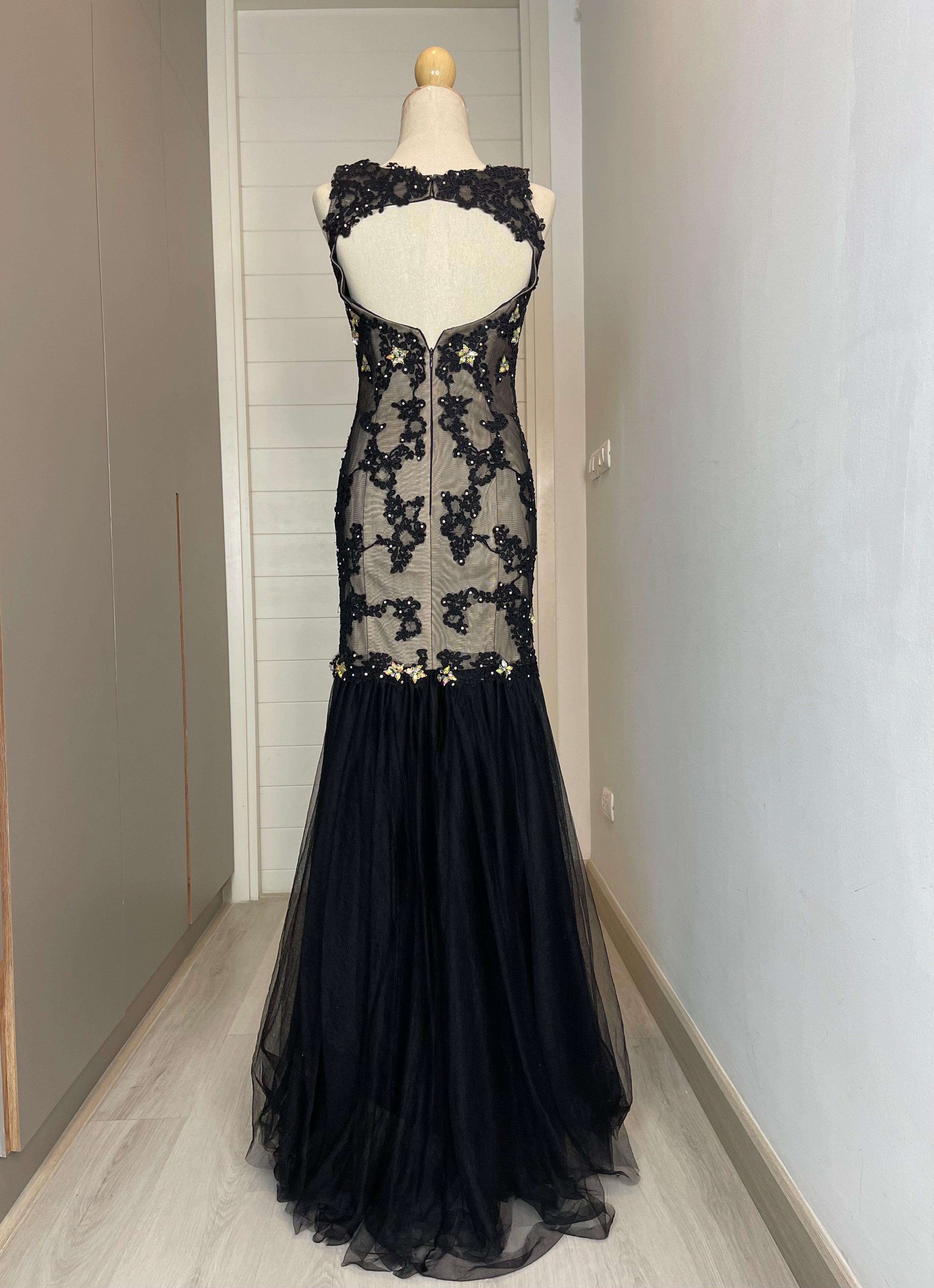 V34 Vintage Royal Queen Black Evening Gown (XS-S)